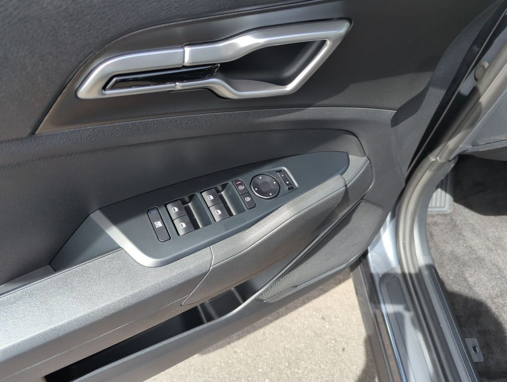 New 2027 Gravity Gray Kia S image 19