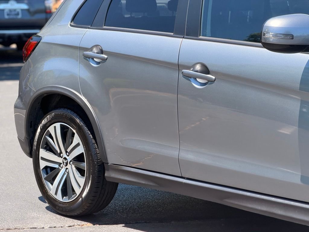 Used 2024 Gray Mitsubishi  image 9