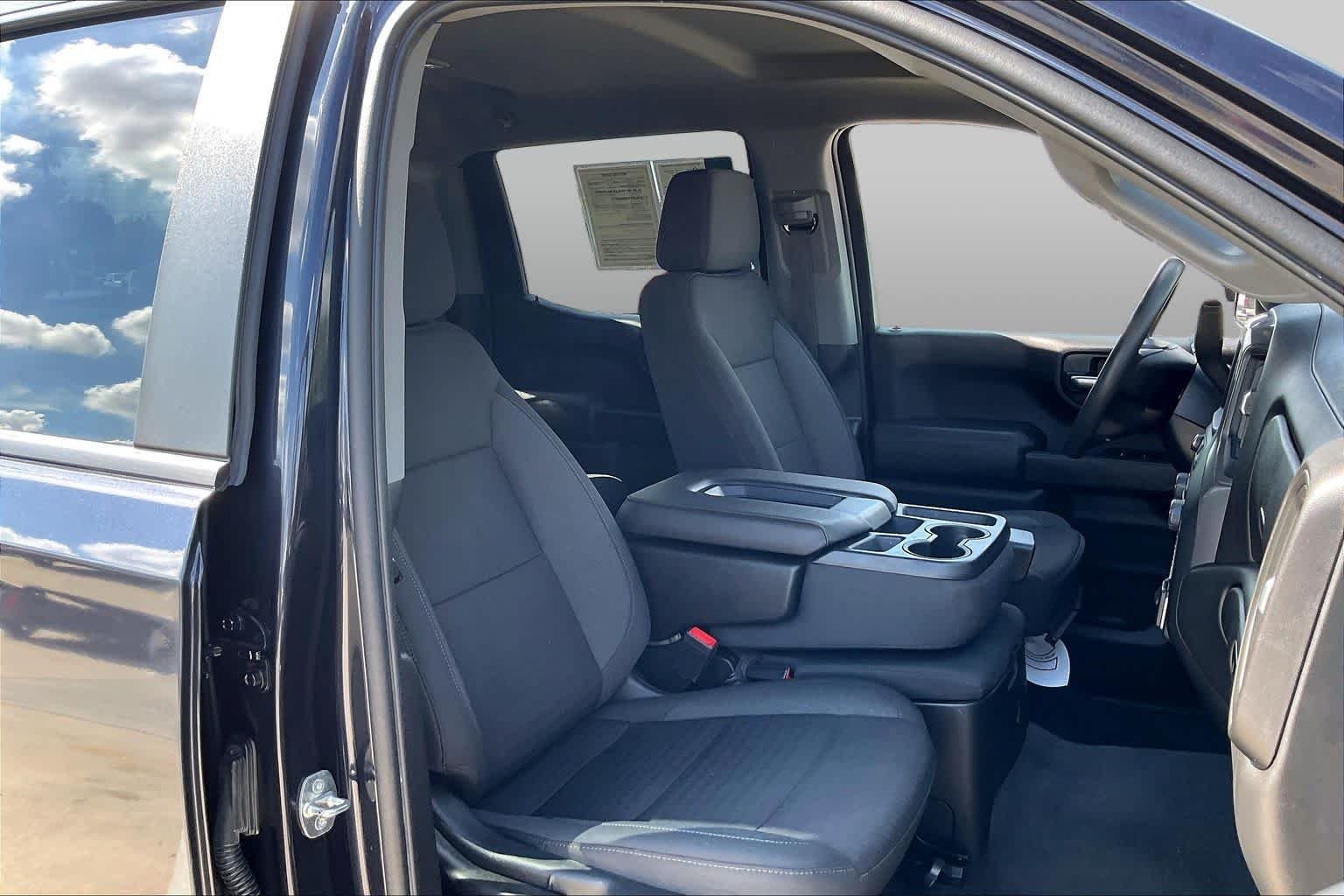 Used 2022 Dark Ash Metallic Chevrolet Custom image 9