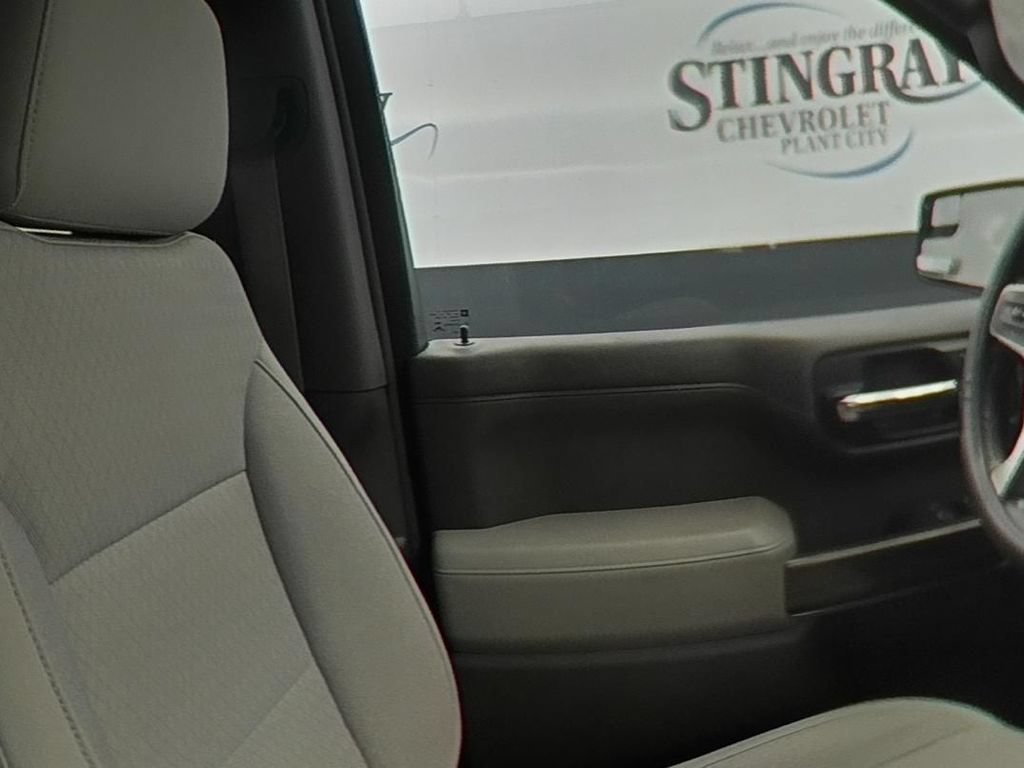 Used 2019 BLACK Chevrolet RST image 10