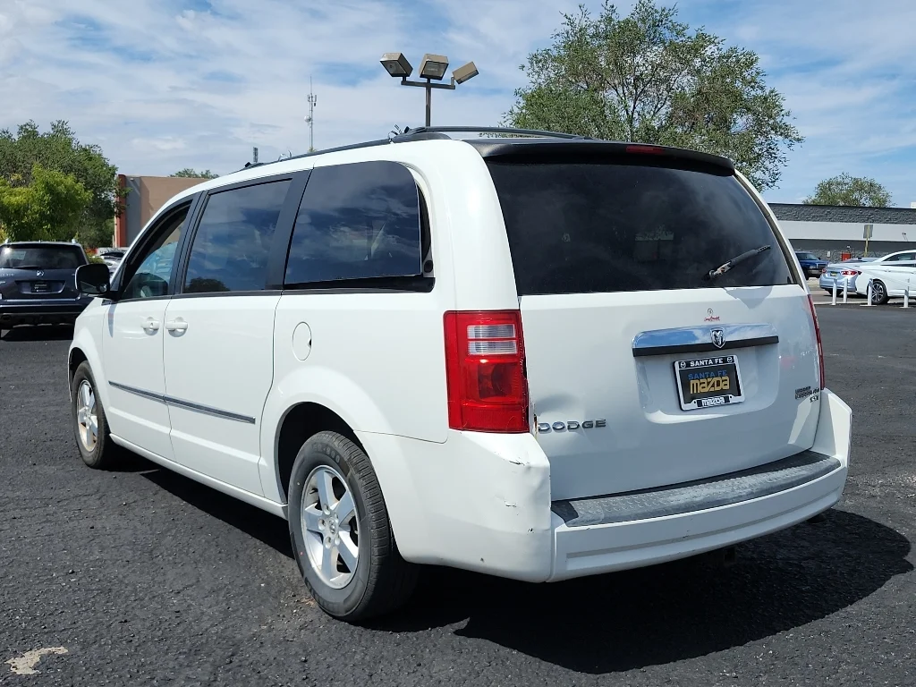 Used 2010 Stone White Clearcoat Dodge SXT image 15