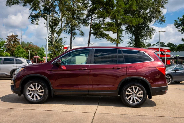 Used 2019 Deep Scarlet Pearl Honda EX-L image 2