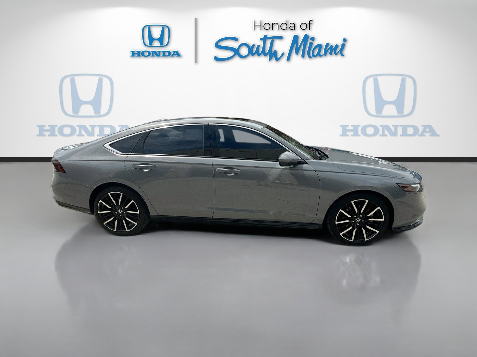 2023 Honda Accord Hybrid Touring - Photo 8