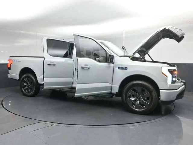 Used 2024 White Ford Lariat image 55