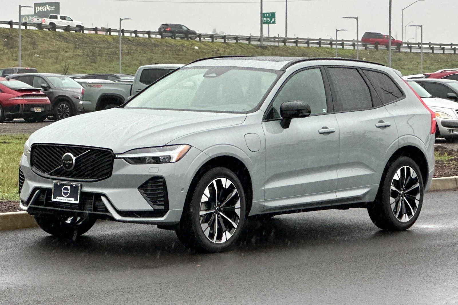 New 2026 Vapour Grey Volvo Plus image 7