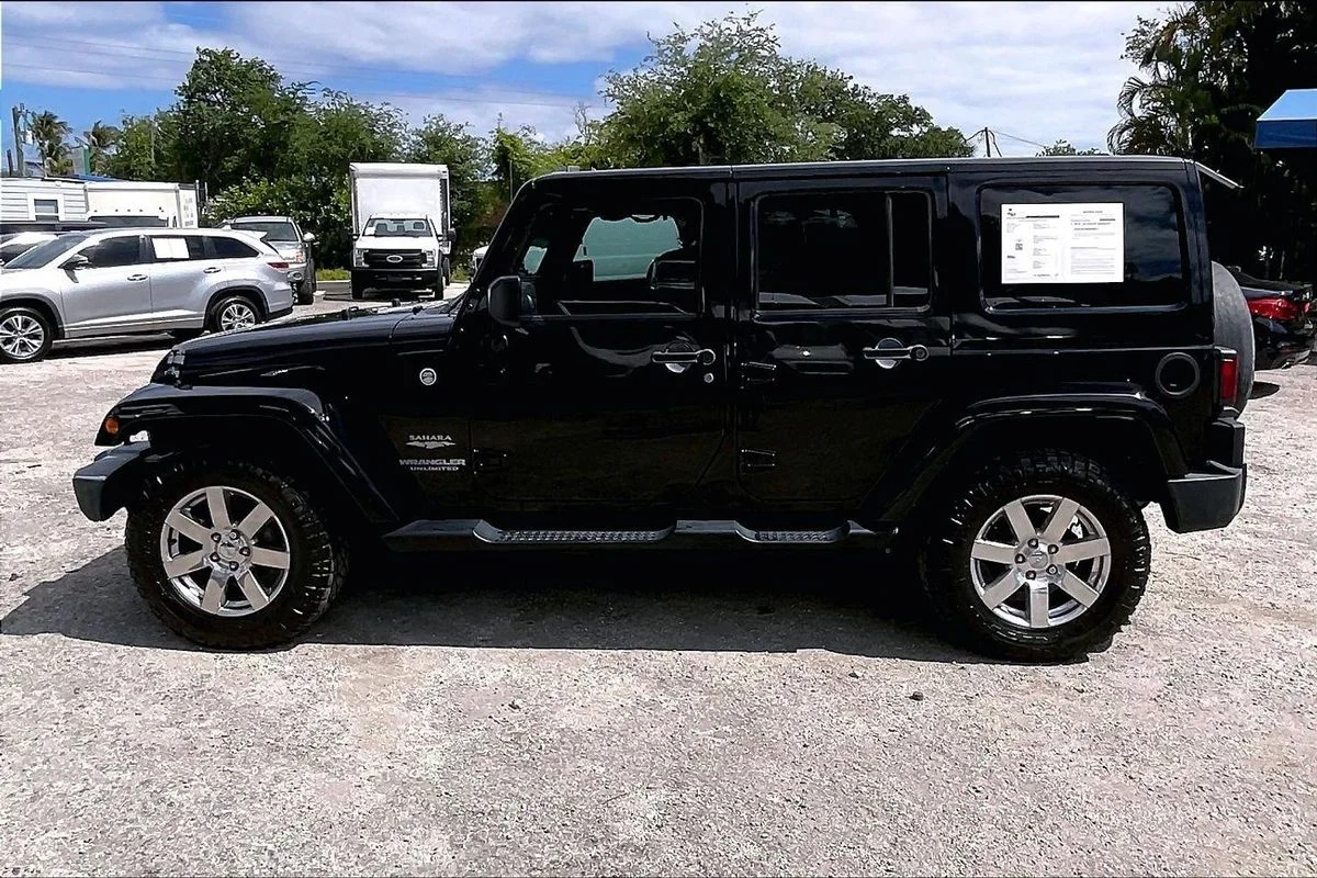 Used 2015 Black Jeep X image 26