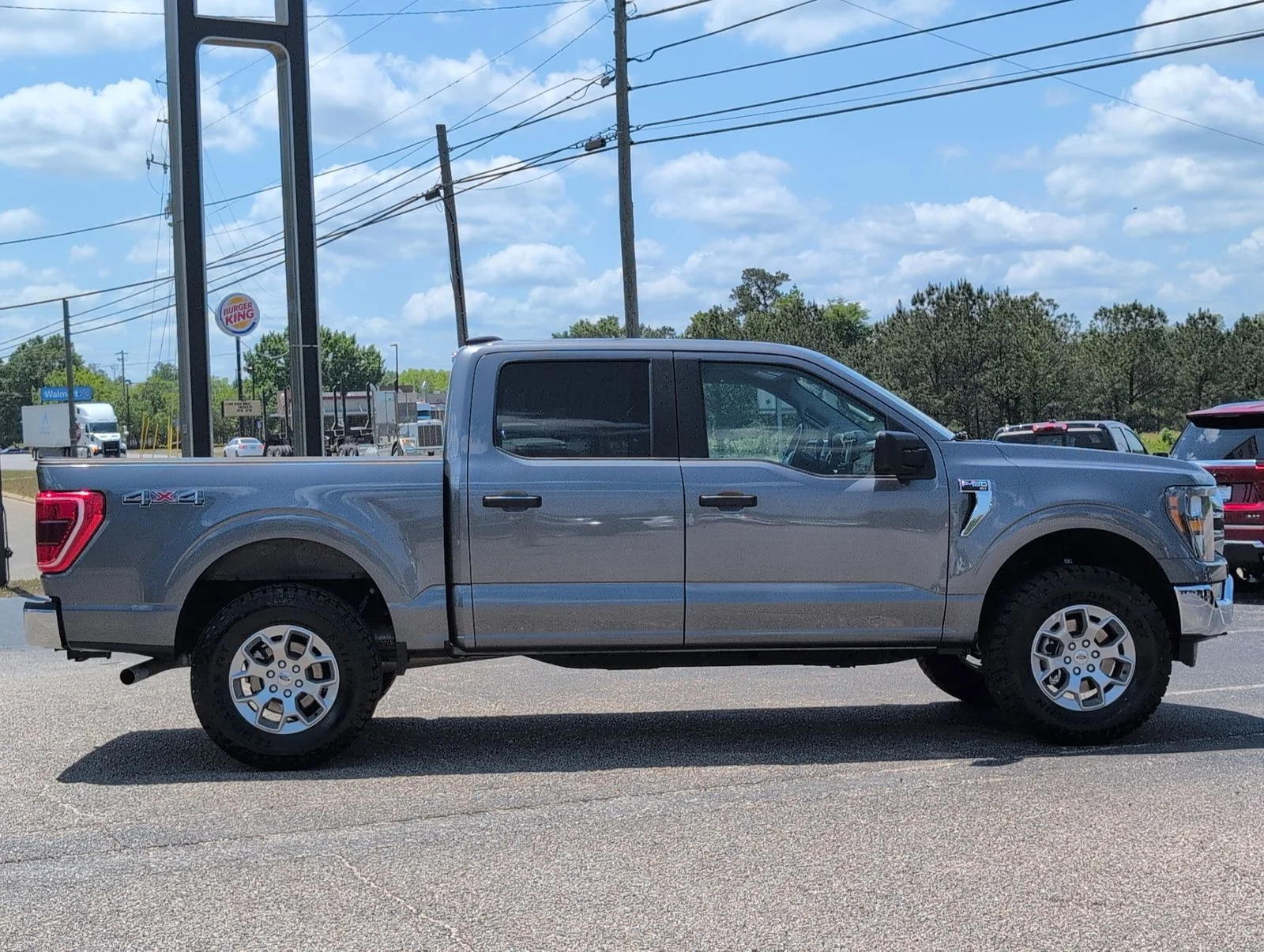 Used 2023 Gray Ford XLT image 7