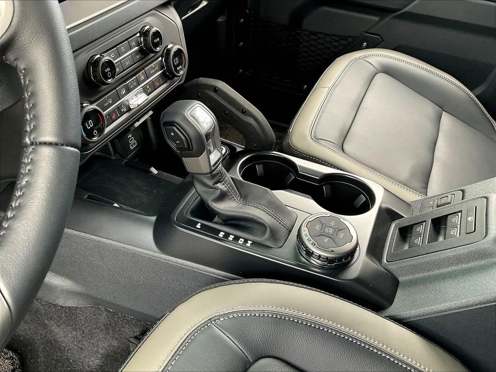 New 2026 Desert Sand Ford Outer Banks® image 24