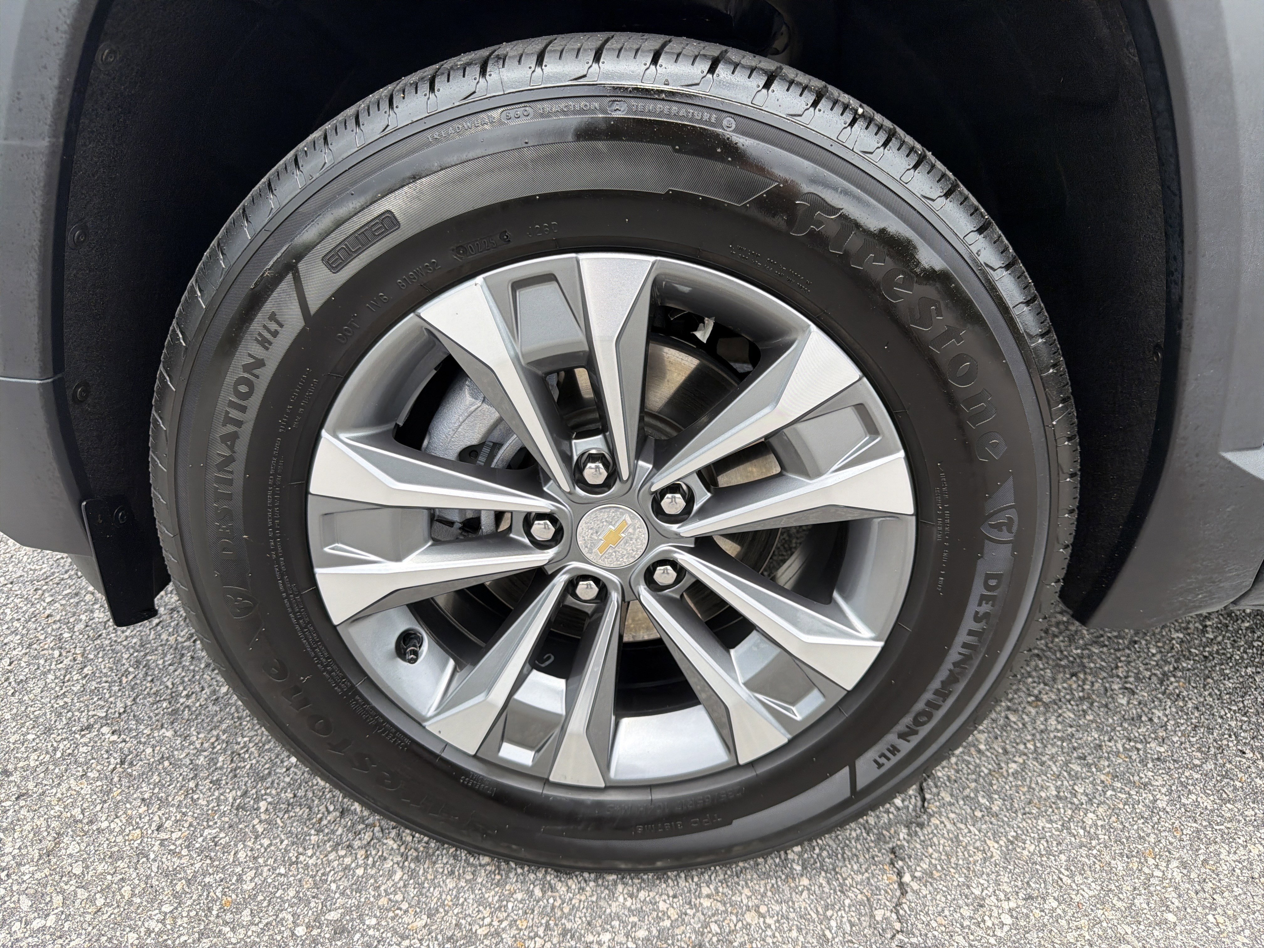 Used 2025 Sterling Gray Metallic Chevrolet LT image 21