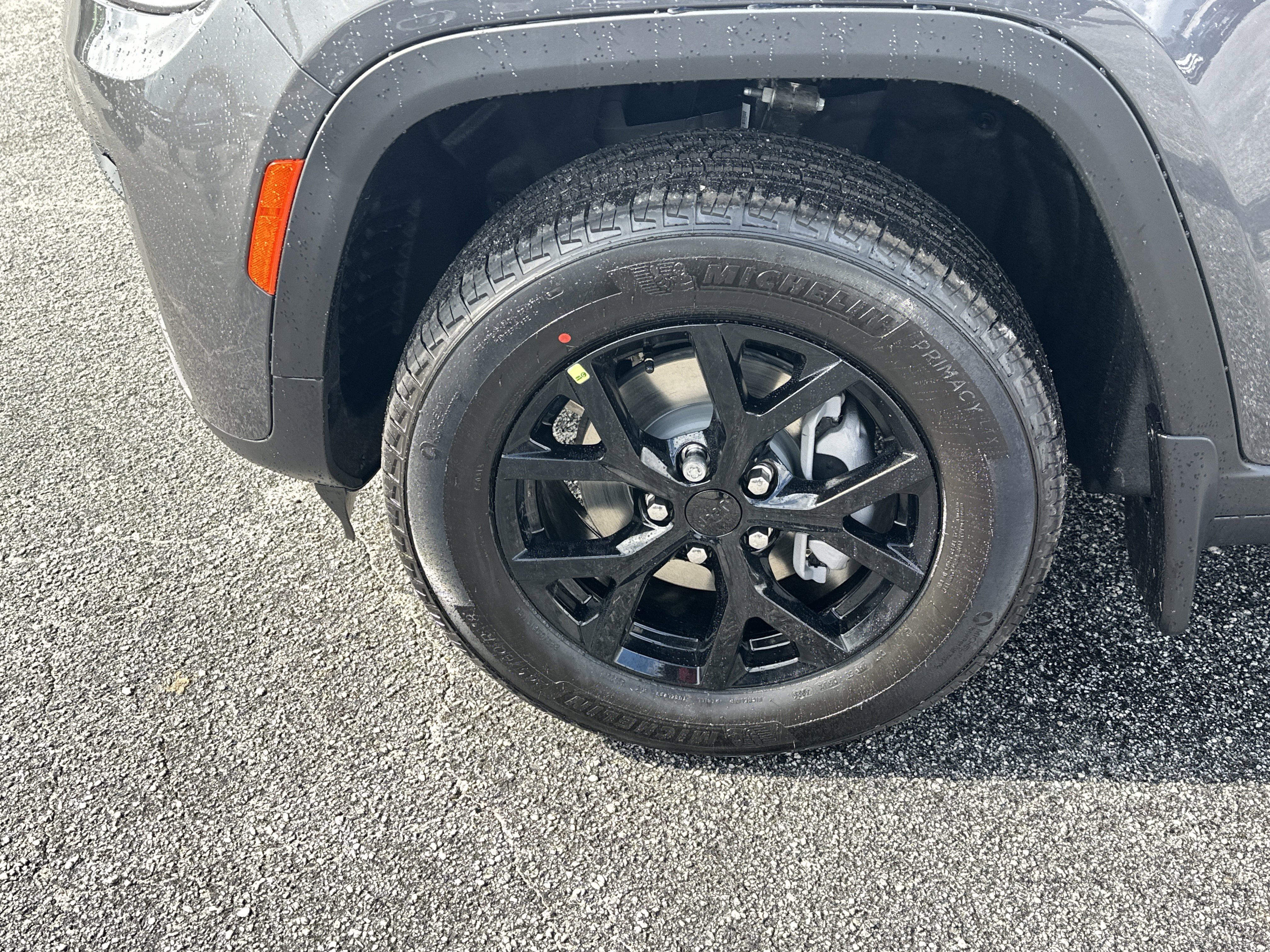 New 2026 Baltic Gray Metallic Clear-Coat Exterior Paint Jeep Laredo Altitude image 12