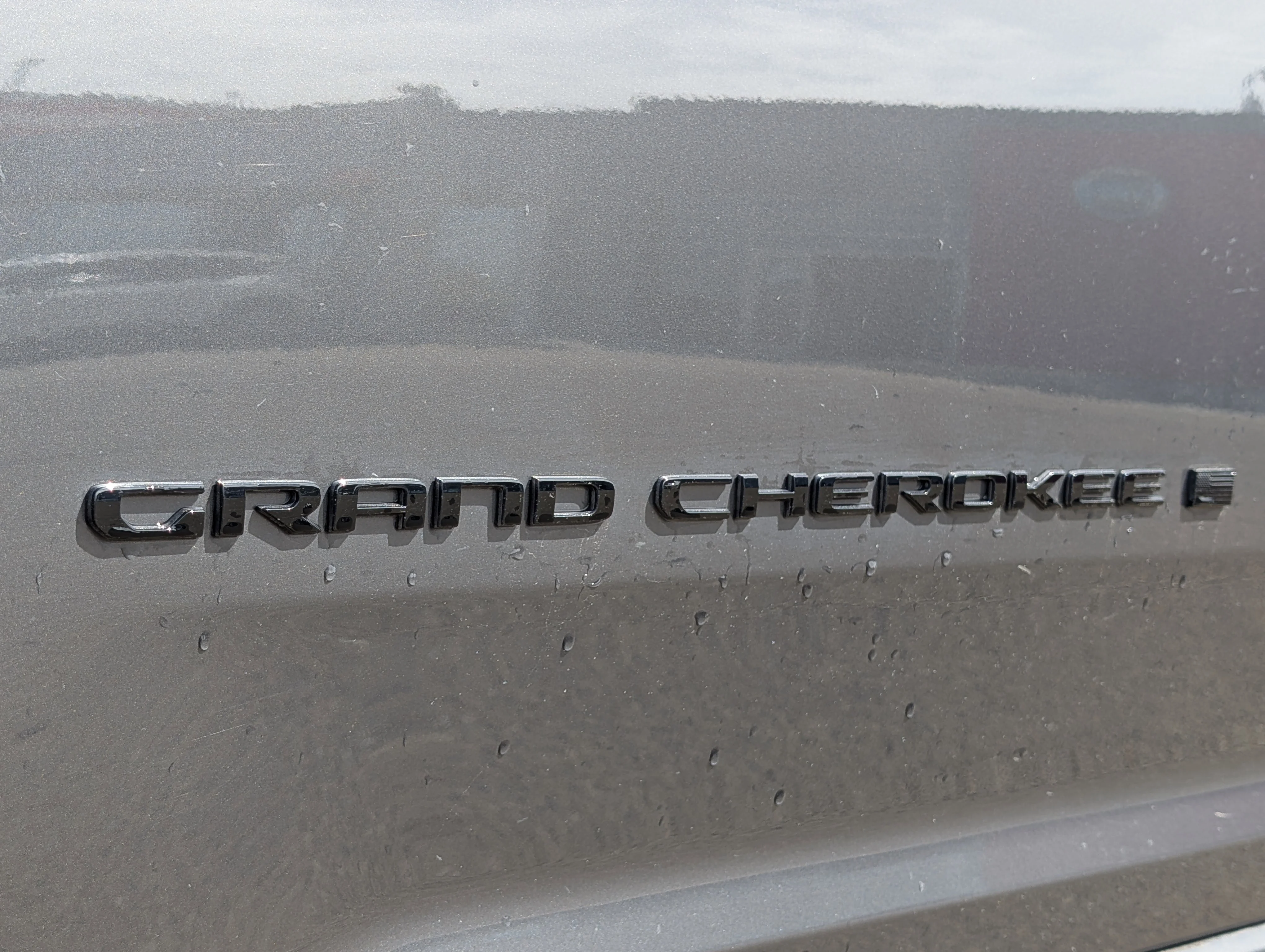 Used 2025 Baltic Grey Metallic Jeep Limited image 16