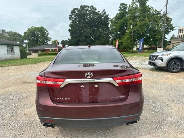 Used 2013  Toyota Limited image 11