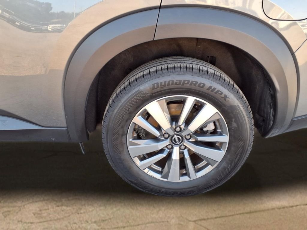 Used 2025 Gray Nissan SL image 26