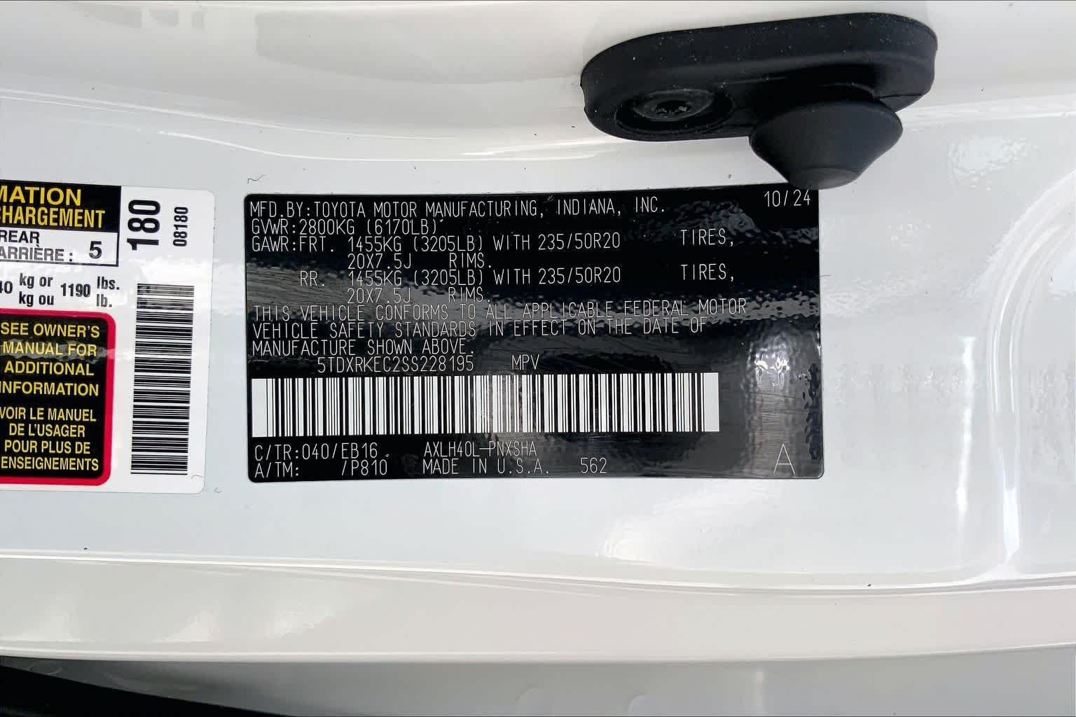 Used 2025 Ice Cap Toyota XSE image 36