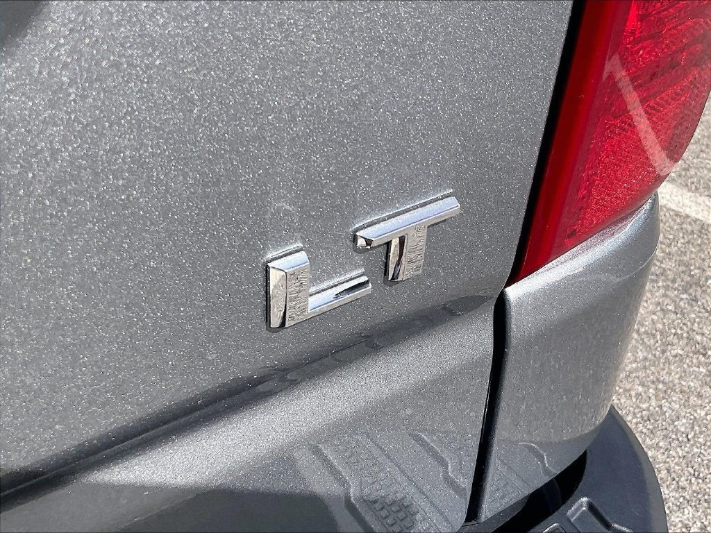 Used 2023 Sterling Gray Metallic Chevrolet LT image 27