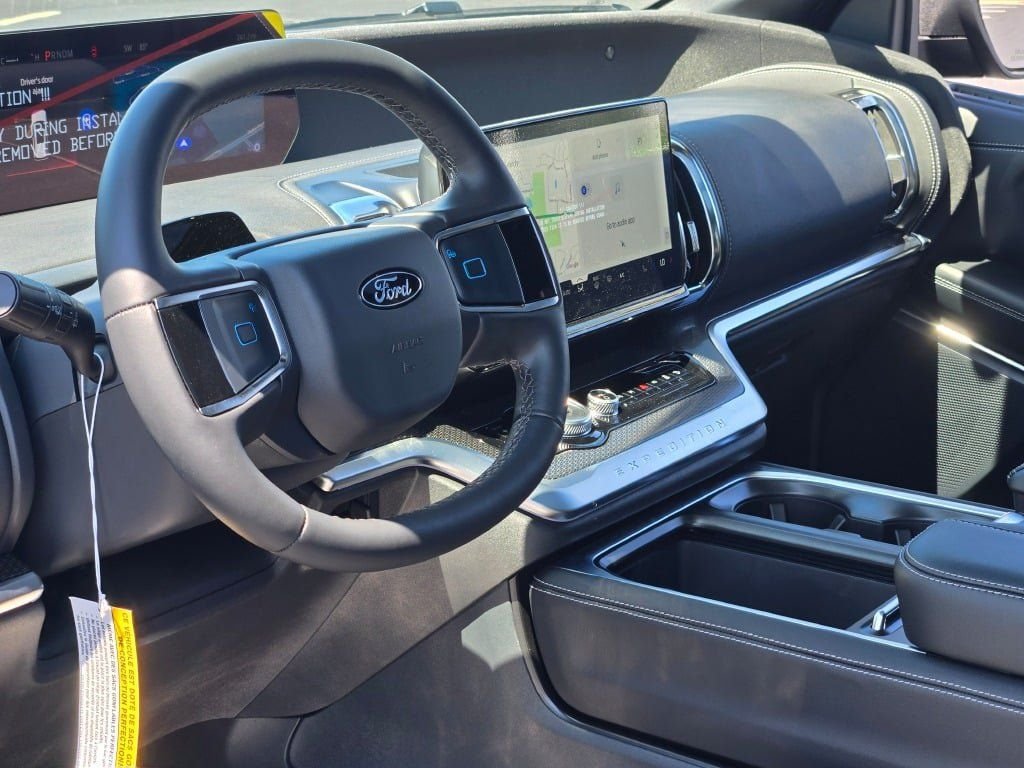 New 2026 Agate Black Metallic Ford MAX Platinum® image 27
