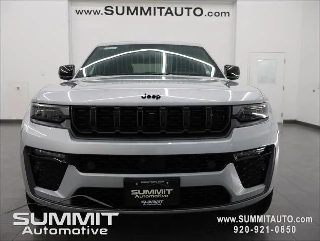 New 2026 Silver Zynith Exterior Paint Jeep Limited image 25