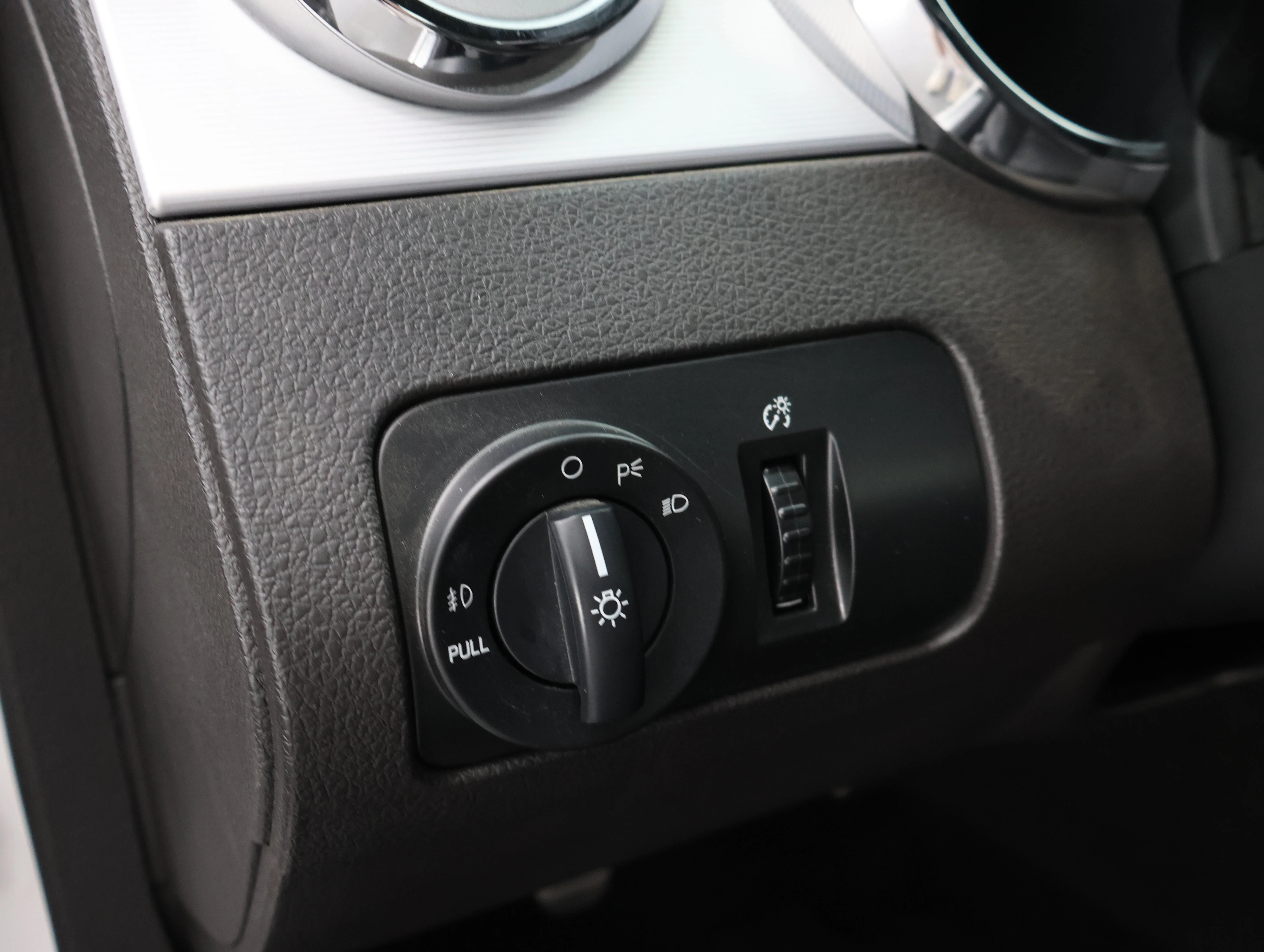 Used 2007 Performance White Ford GT Premium image 40