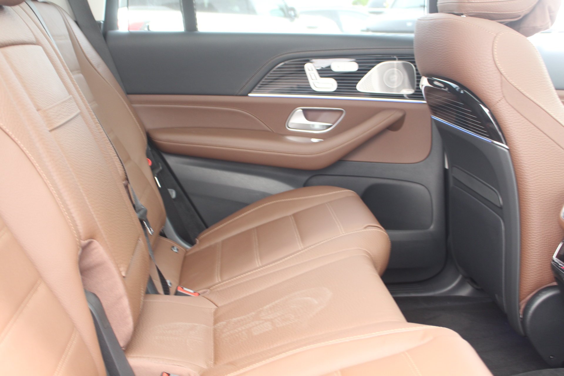 New 2026 POLAR WHITE Mercedes-Benz GLS 450 image 21