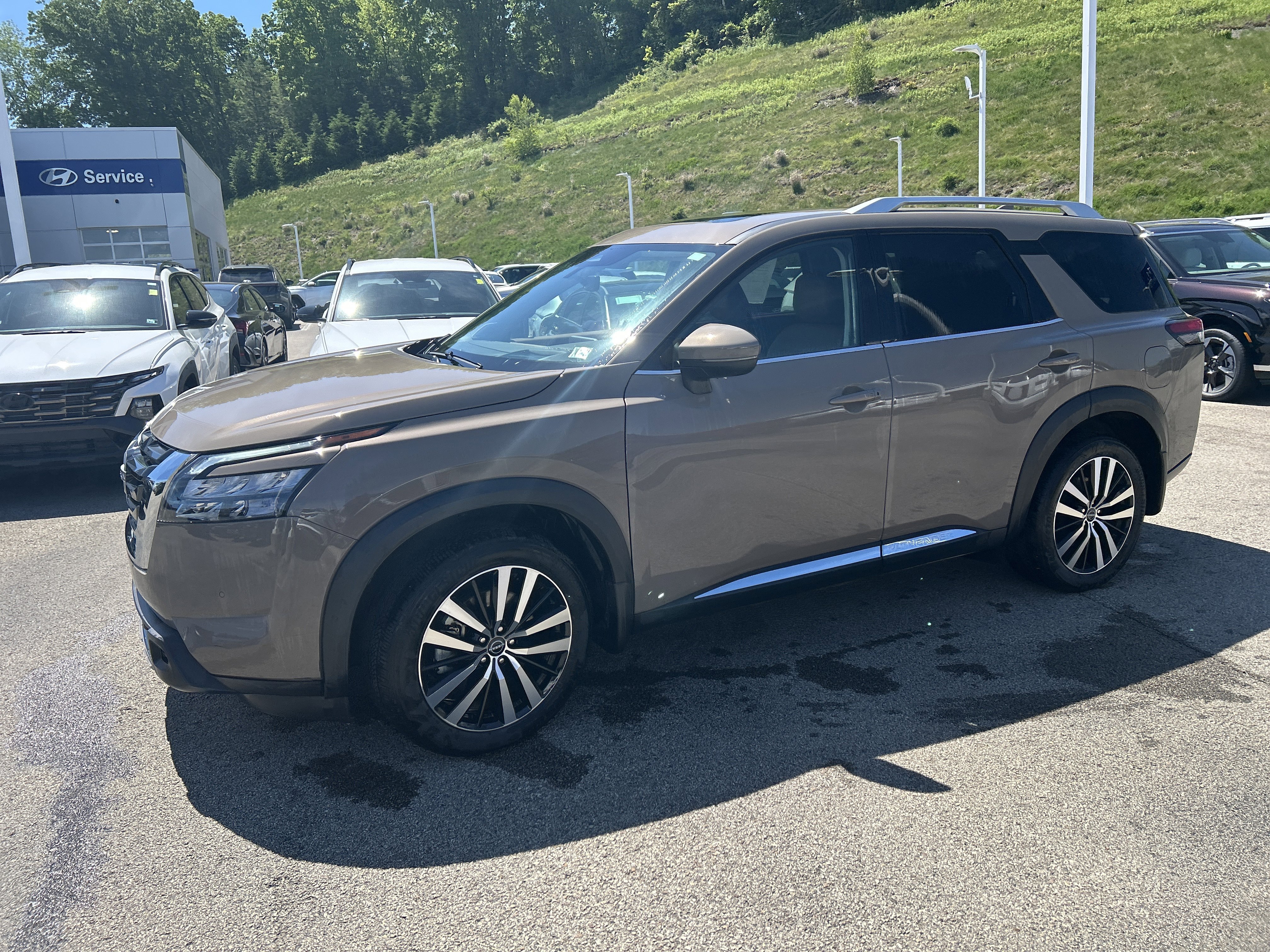 2025 Nissan Pathfinder Platinum - Photo 11
