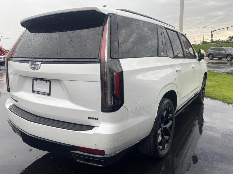 Used 2022 Crystal White Tricoat Cadillac Sport image 5
