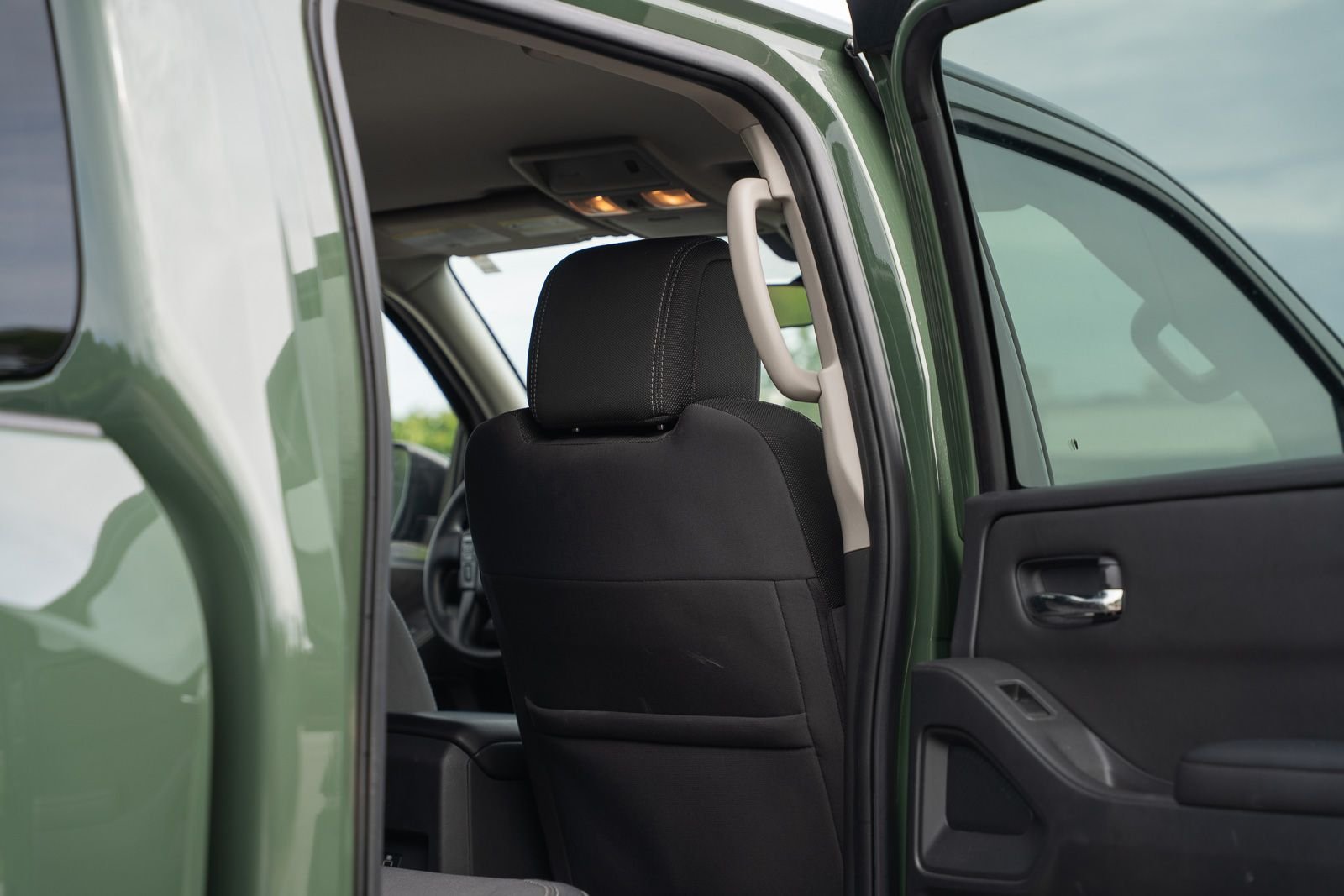 Used 2025 Green Nissan SV image 12