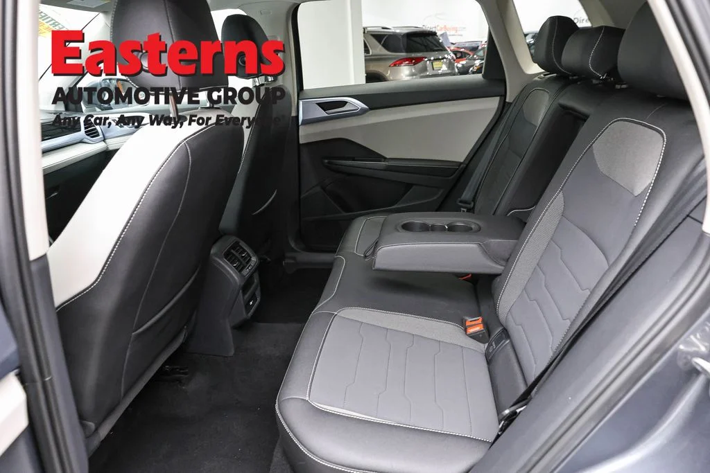 Used 2025 Gray Volkswagen 1.5T SE image 20