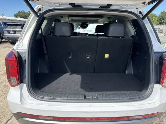 Used 2025 White Hyundai Limited image 12