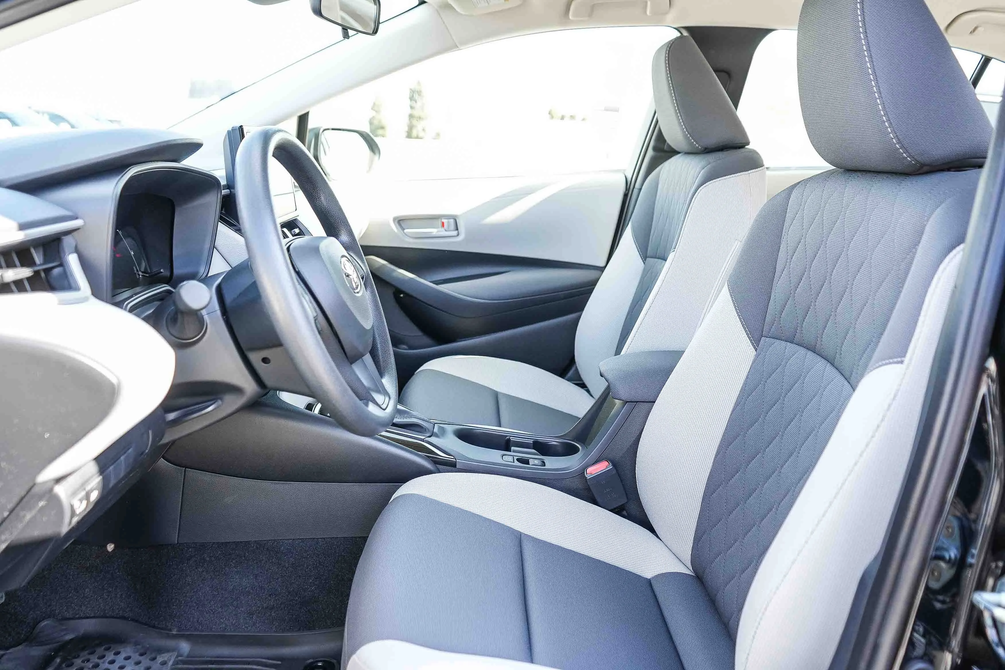 2026 Toyota Corolla LE - Photo 19