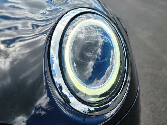 Used 2022 Black MINI Signature image 10