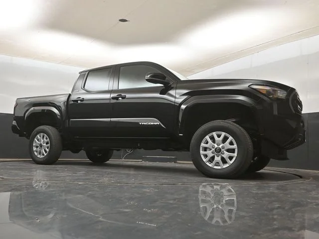 2026 Toyota Tacoma SR5 - Photo 15