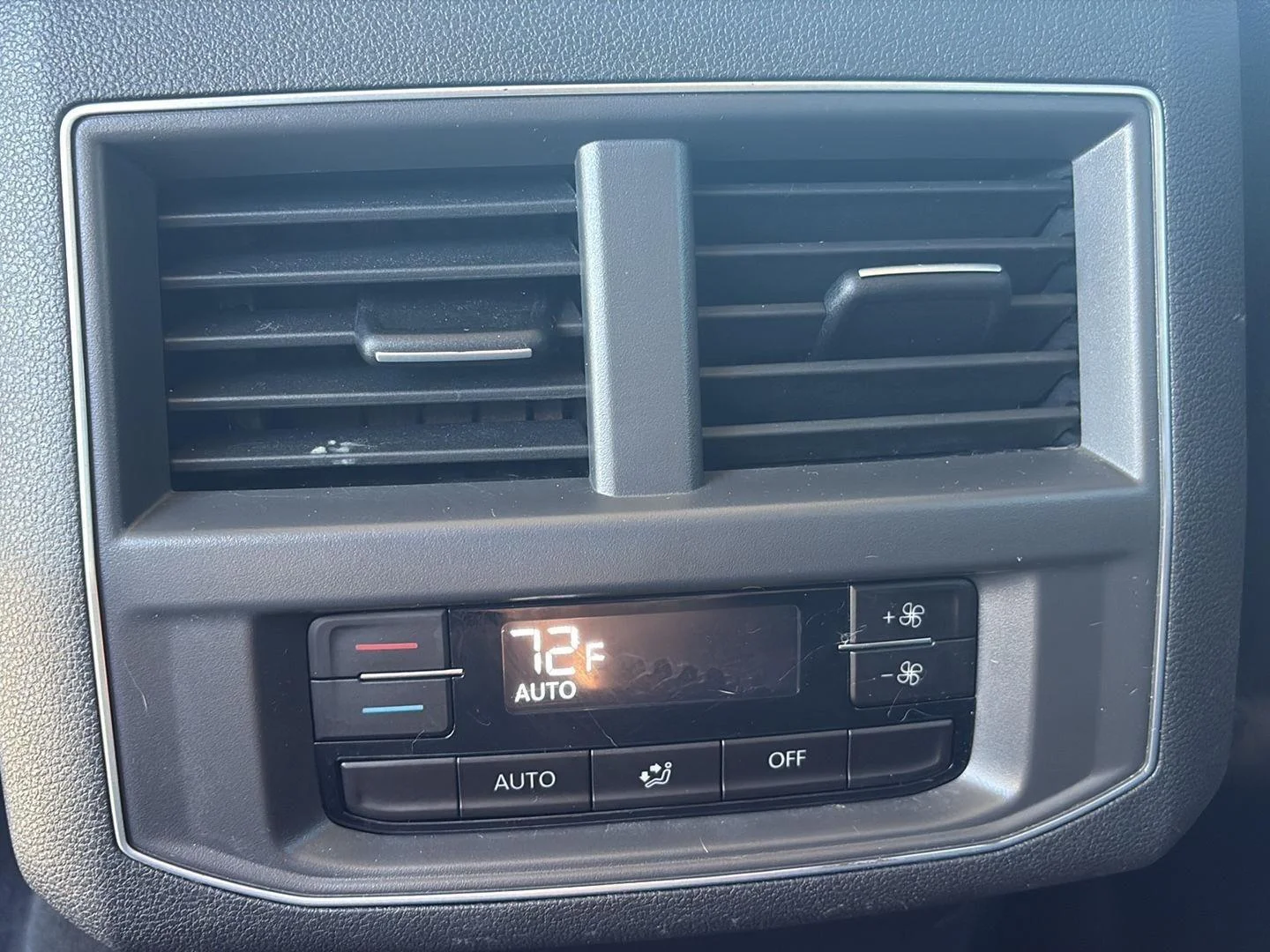 Used 2018  Volkswagen 3.6L V6 SE image 9