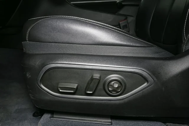 Used 2023 White Jeep 4xe image 43