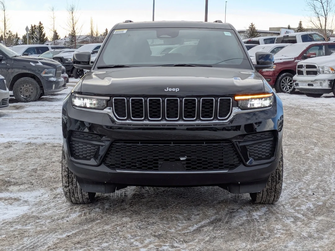 New 2025 Black Jeep Laredo - - 4x4 - Power Sunroof - Power Liftgate - Wireless Charging - Remote Start & More! image 3