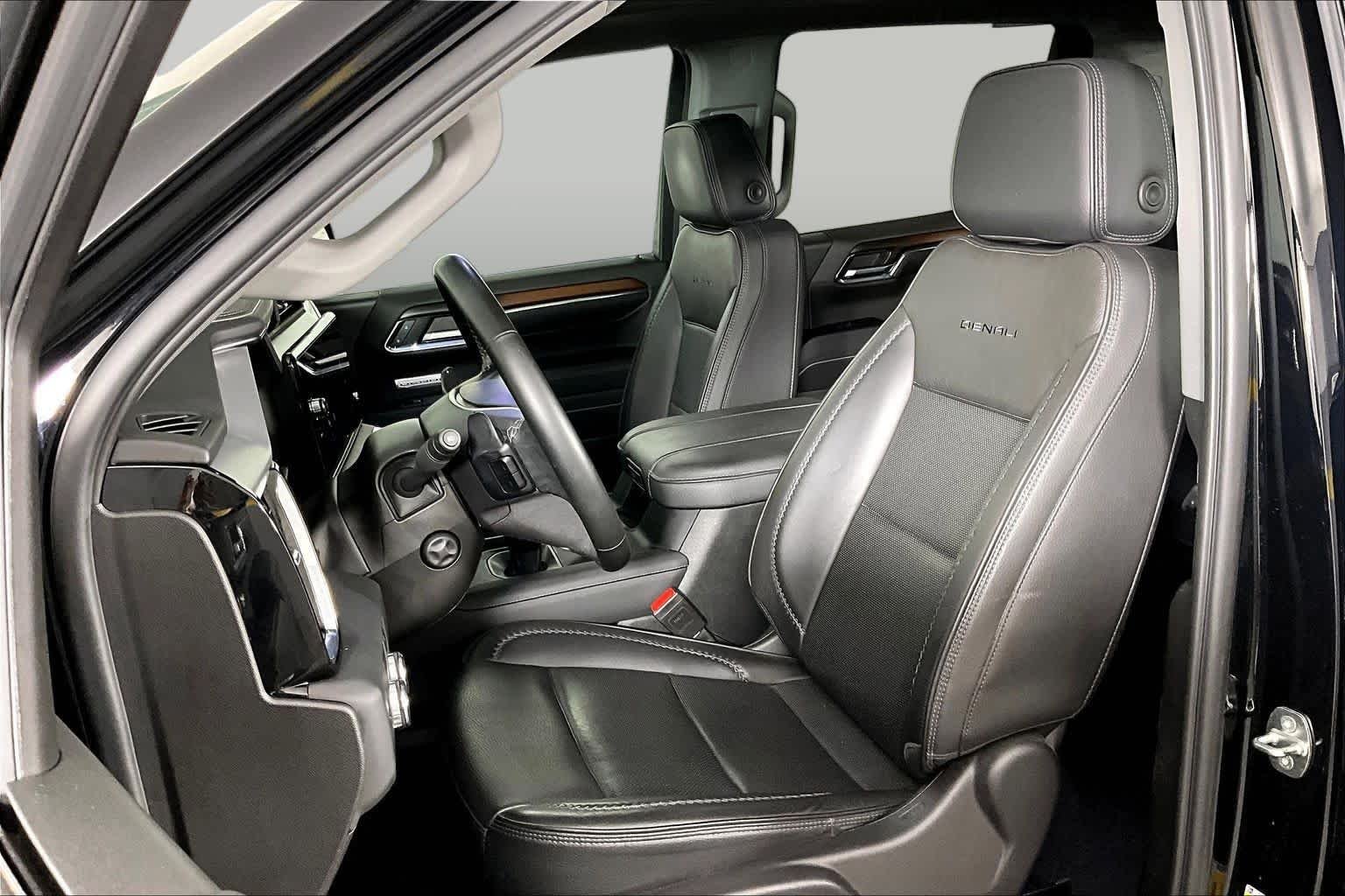 Used 2024 Onyx Black GMC Denali image 8