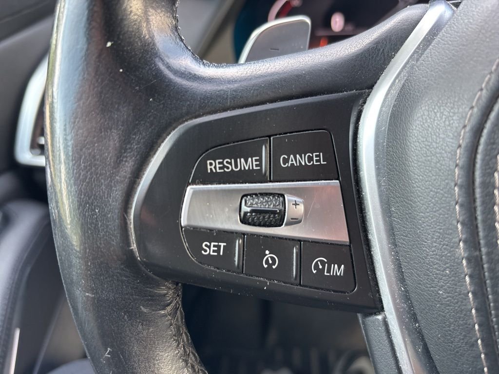 Used 2019 Gray BMW xDrive40i image 9