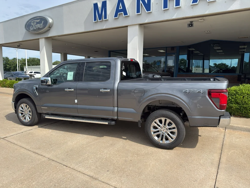 New 2026 Carbonized Gray Metallic Ford XLT image 10