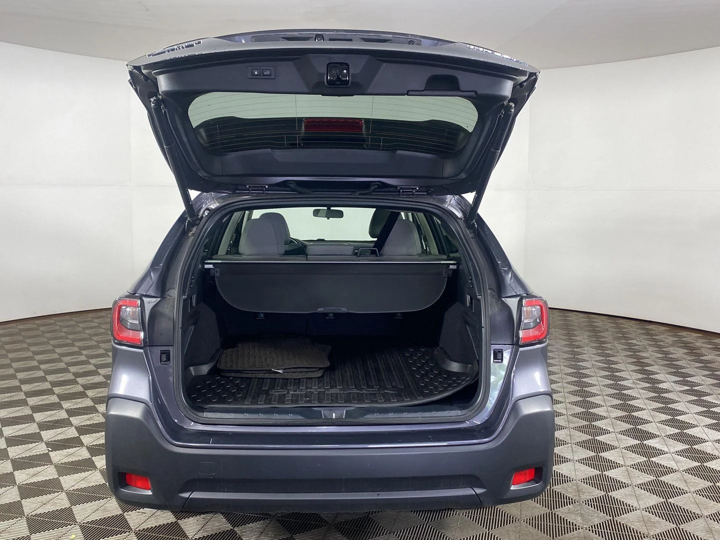 Used 2025 Magnetite Gray Metallic Subaru Premium image 7