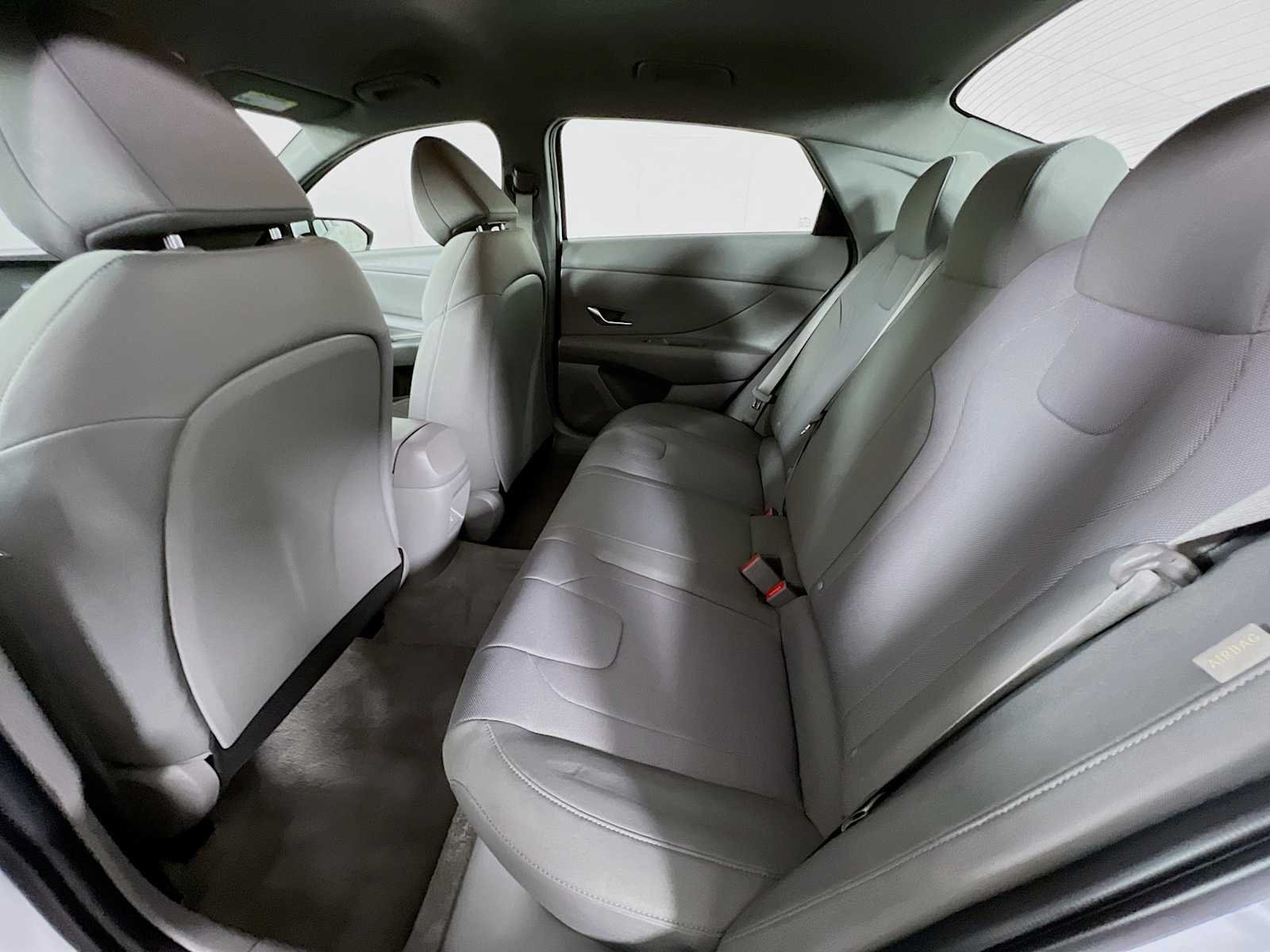 Used 2025 Serenity White Hyundai SE image 24