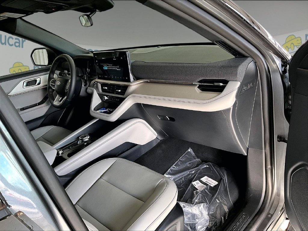 New 2027 Gray Metallic Ford Active image 10