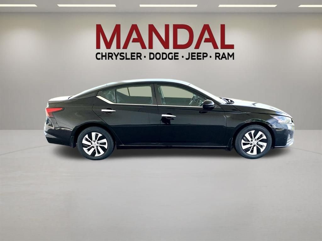 Used 2023 Black Nissan 2.5 S image 5