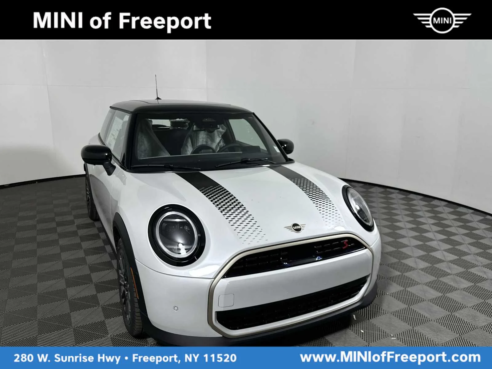 2026 MINI Hardtop Cooper S Signature's photo