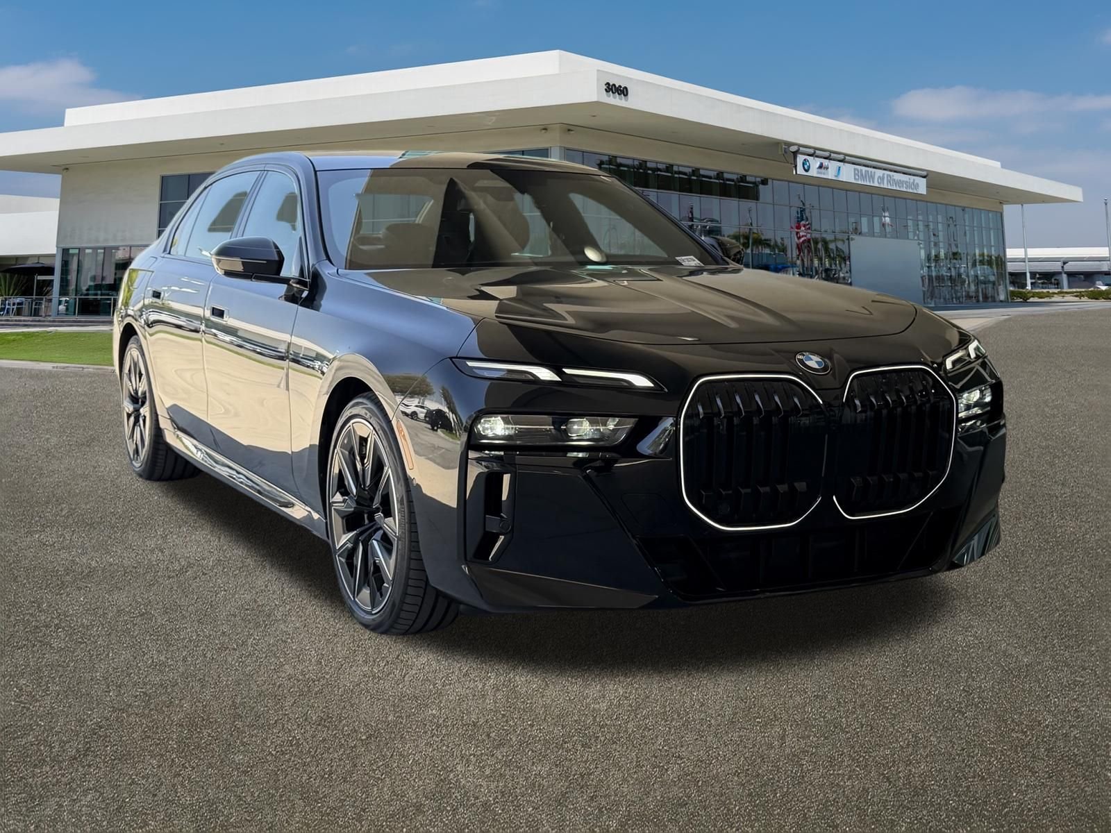Used 2025 Black BMW 740i xDrive image 2
