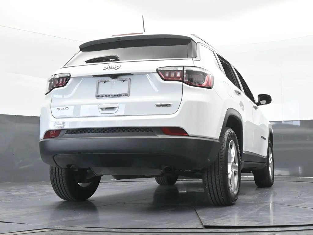 Used 2023 Bright White Clearcoat Jeep Latitude image 55