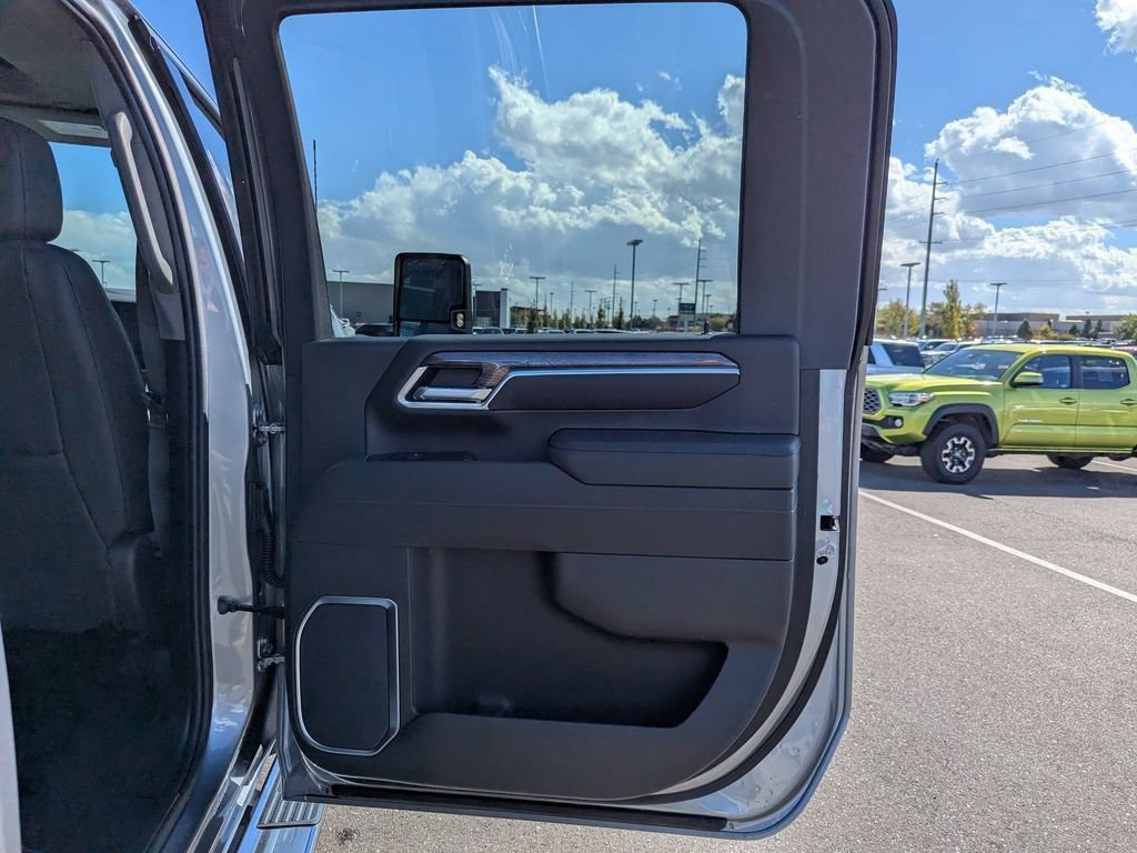 2026 Chevrolet Silverado 3500HD LTZ - Photo 41