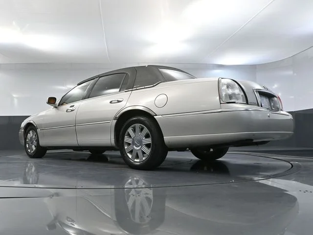 2004 Lincoln Town Car Ultimate - Photo 42