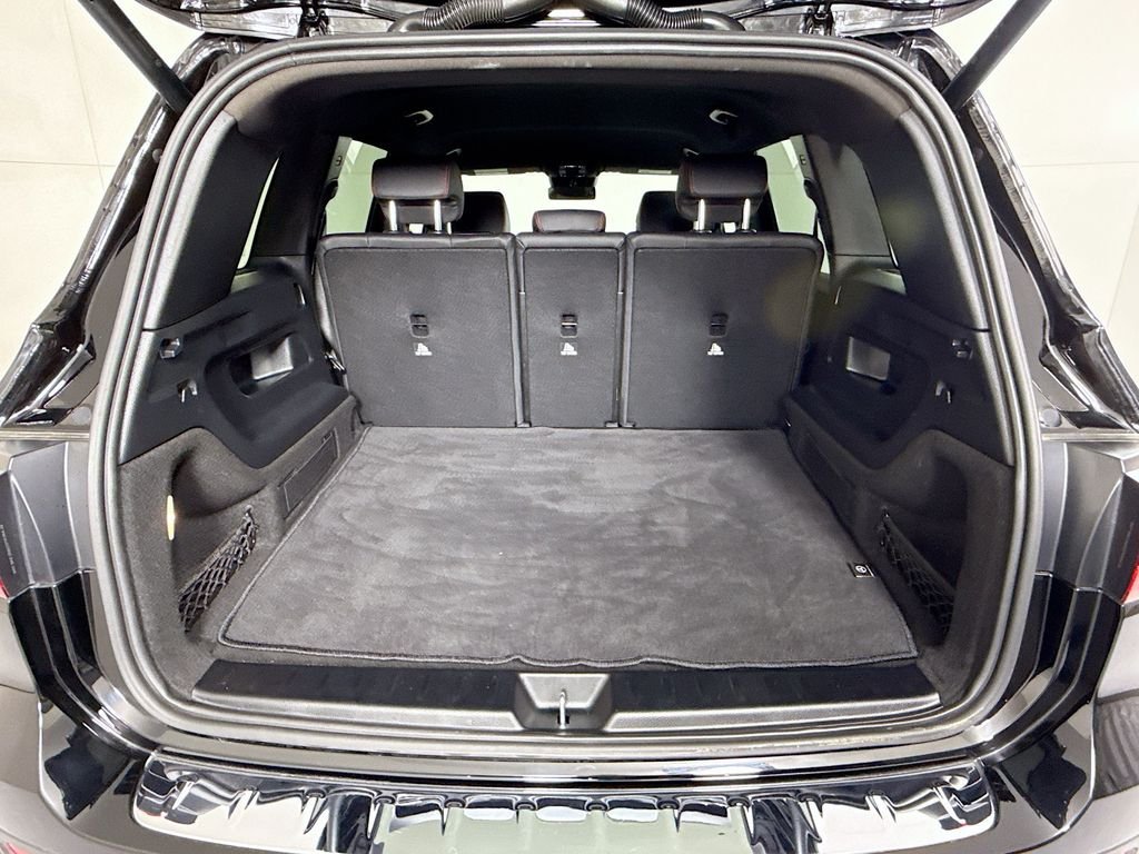 Used 2025 Night Black Mercedes-Benz GLB 250 image 28