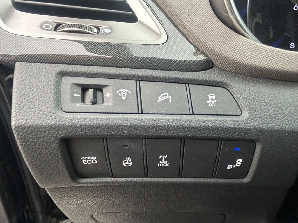 Used 2016 Twilight Black Hyundai 2.4 Base image 17