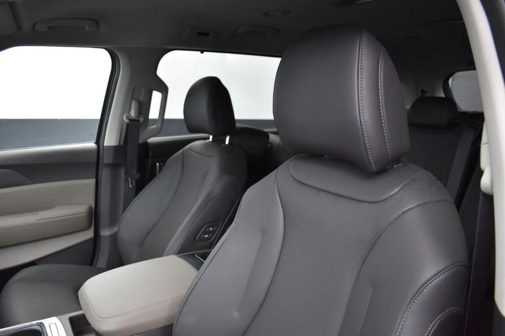 2026 Kia Carnival EX - Photo 9