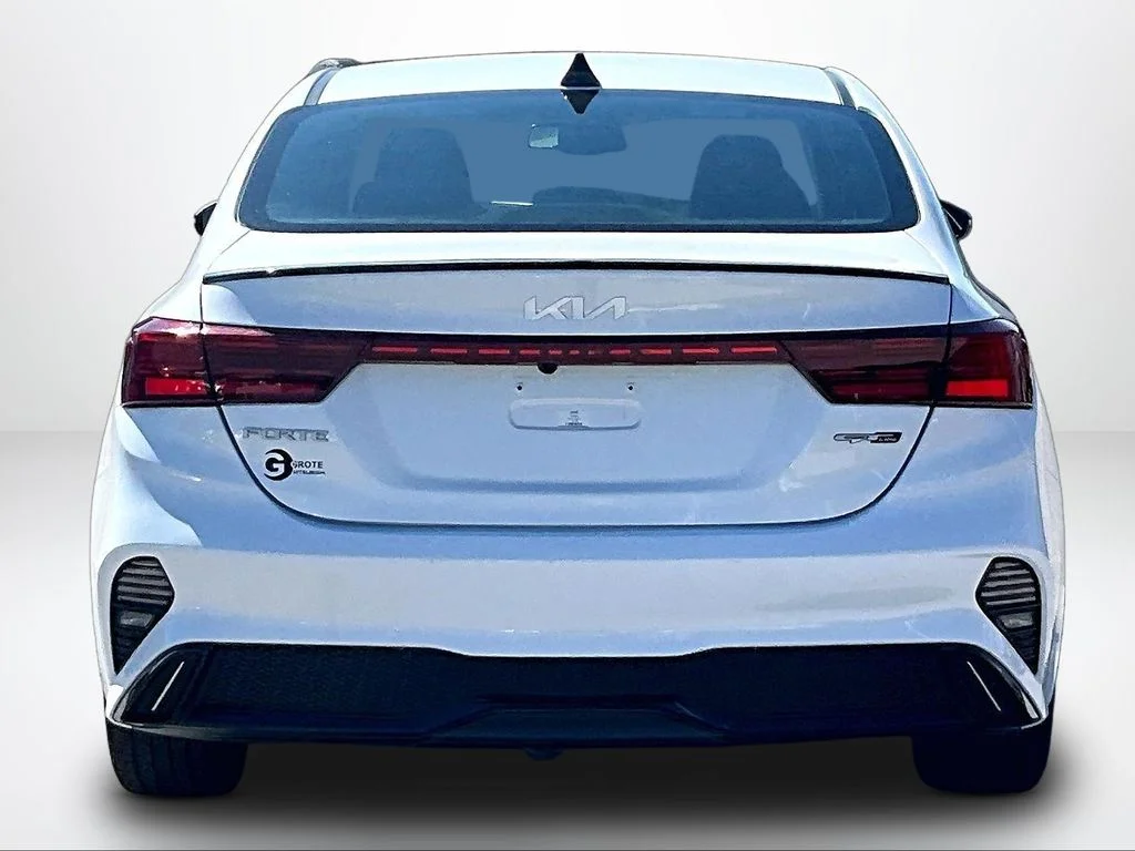 Used 2024 White Kia GT-Line image 5